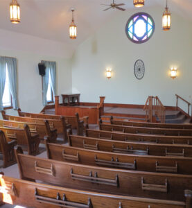 Inside-alter-The-Liberty-Wedding-Chapel_1900-Red-Barn